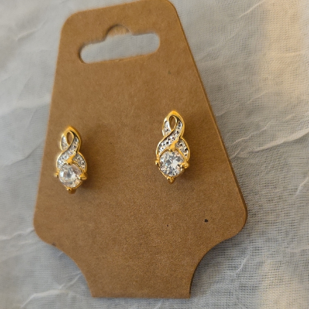 Elegant Gold and Silver Twisted Earrings - Picture 4 of 6